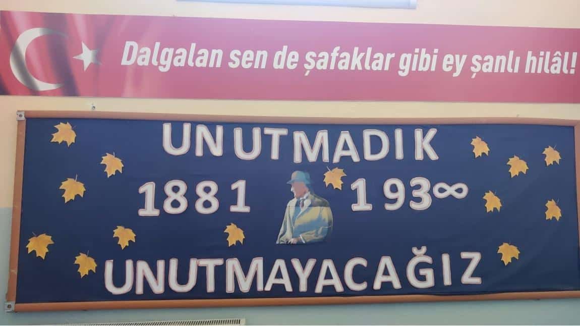 Türk milletinin büyük kahramanı Gazi Mustafa Kemal Atatürk'ü vefatının 85. yıl dönümünde saygı ve rahmetle anıyoruz.